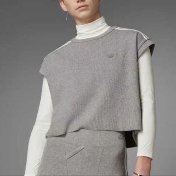 Adidas HE1476 Blue Version Waffle Crop
Top Grey Medium Gray 2021 - Picture 12 of 16